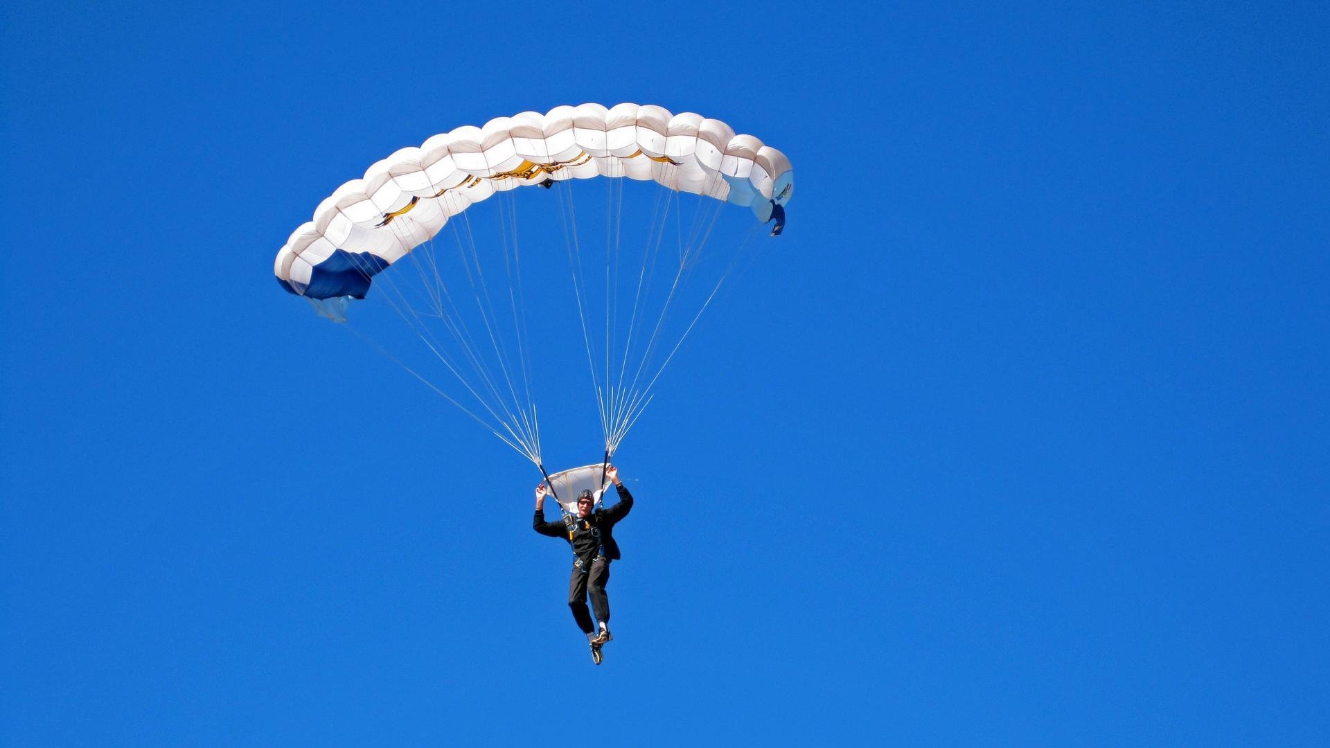 “青春荣耀”青少年系列篮球叙事剧集在央视热播，讲述成长励志故事