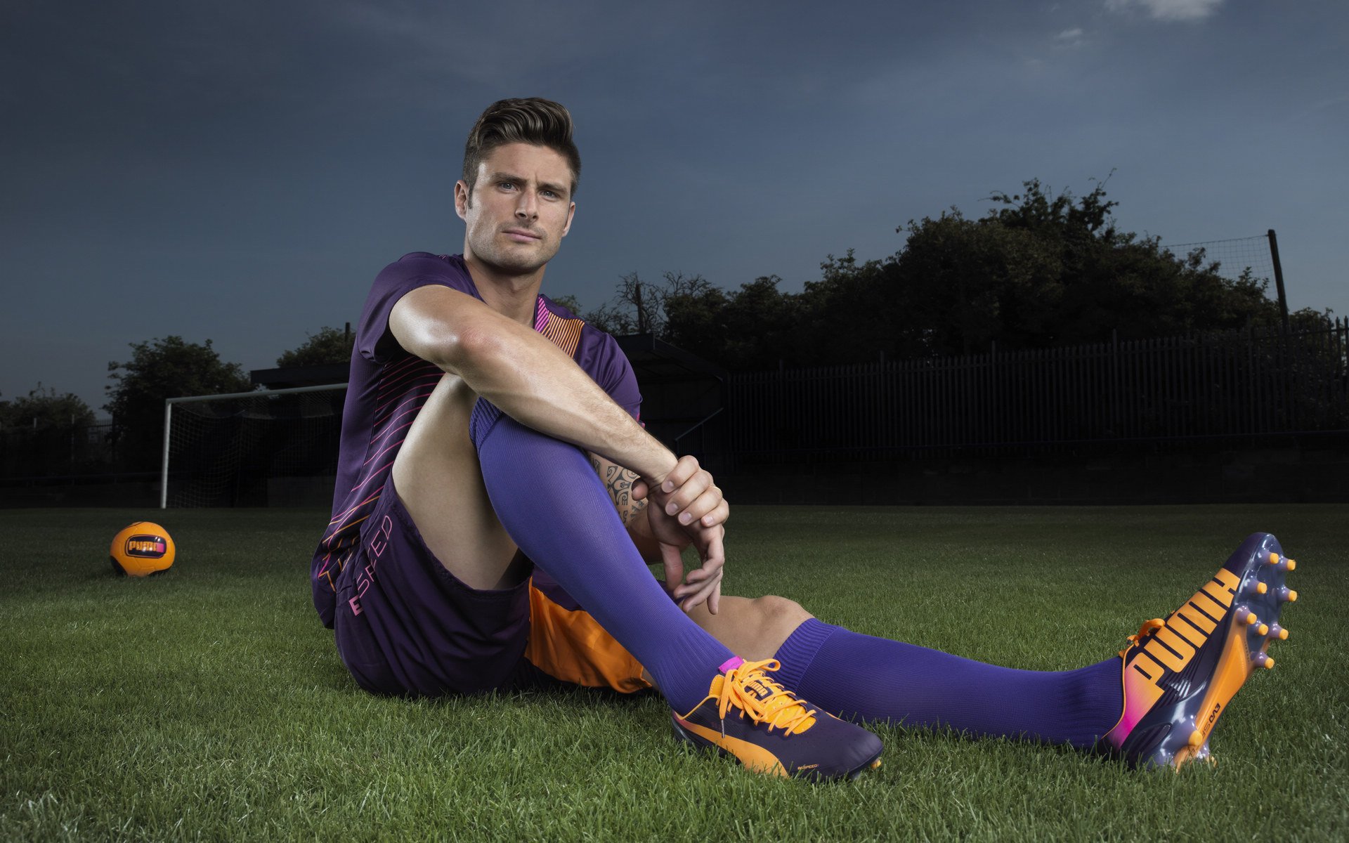 法甲豪门新战术：边路传中频繁，打乱对手组织，法甲边锋